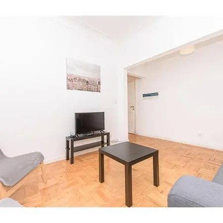 Houze Large 4 Bedroom Near Zoo *